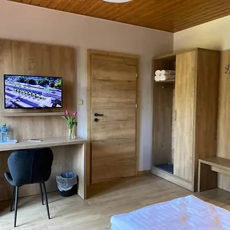 مزرعة للإقامة Osrodek Agroturystyczny Zacisze